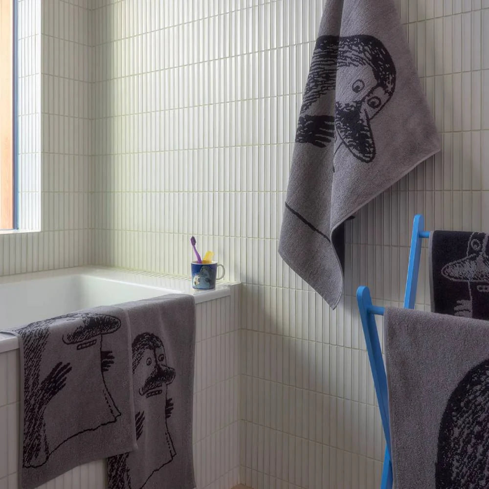 Hufsa badehåndkle 70x140 Grå - Moomin Arabia