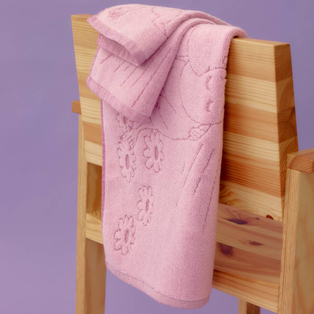 Moomin Sweethearts Bath Towel 70x140cm Pink - The Official Moomin Shop