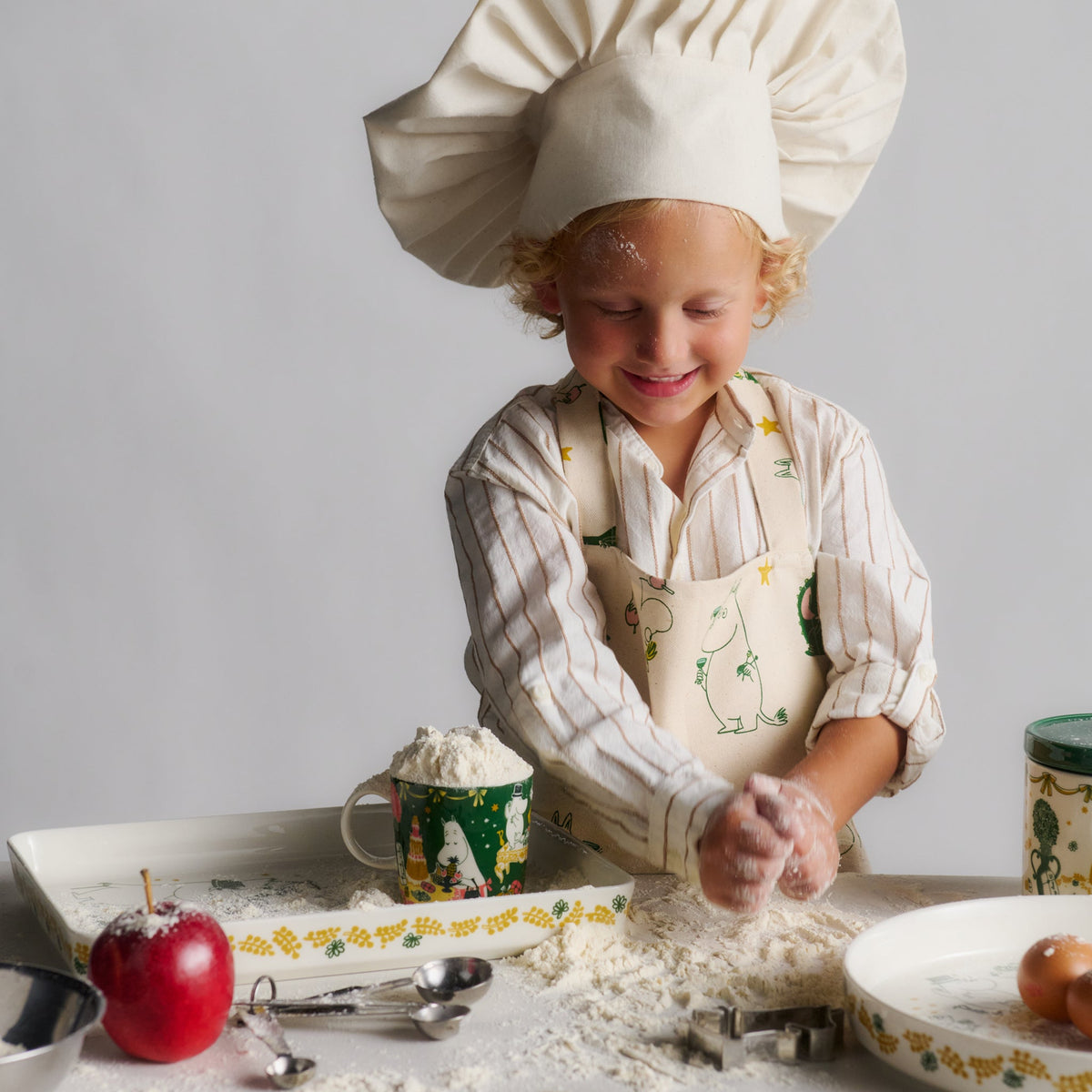 Moomin Gift Of Love Apron Kids - The Official Moomin Shop