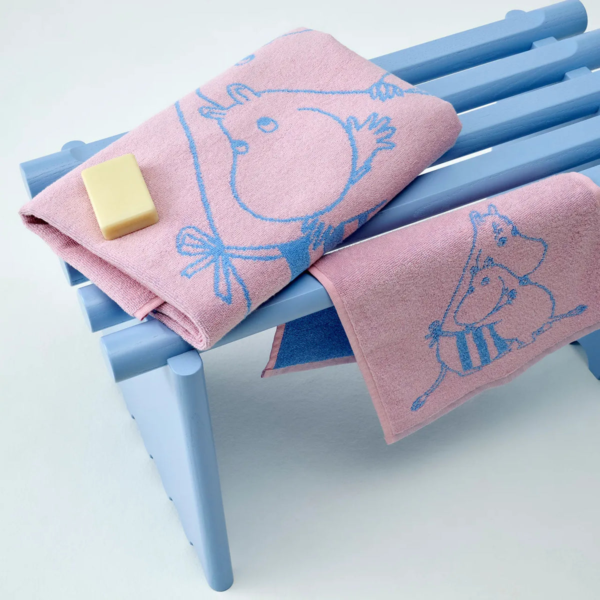 Mummi Badehåndkle Familietid rosa 70x140 - Moomin Arabia