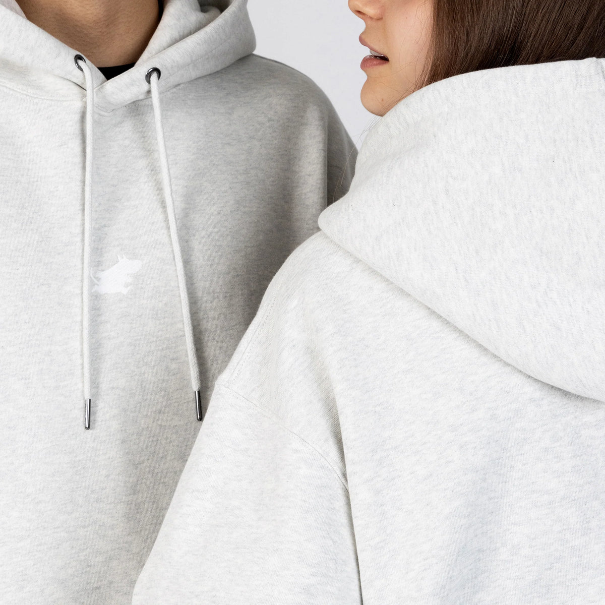 Grå hoodie og caps sett