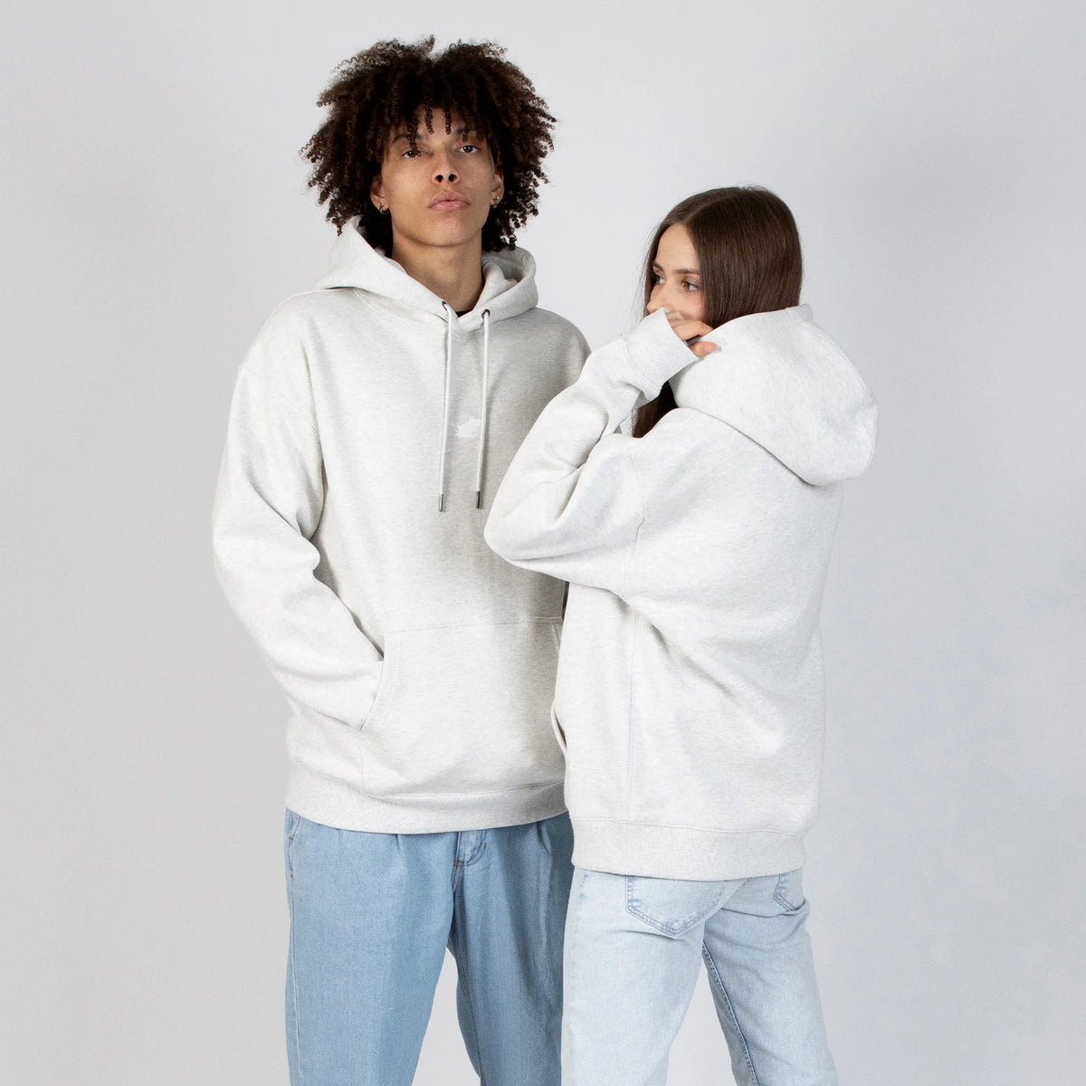 Grå hoodie og caps sett